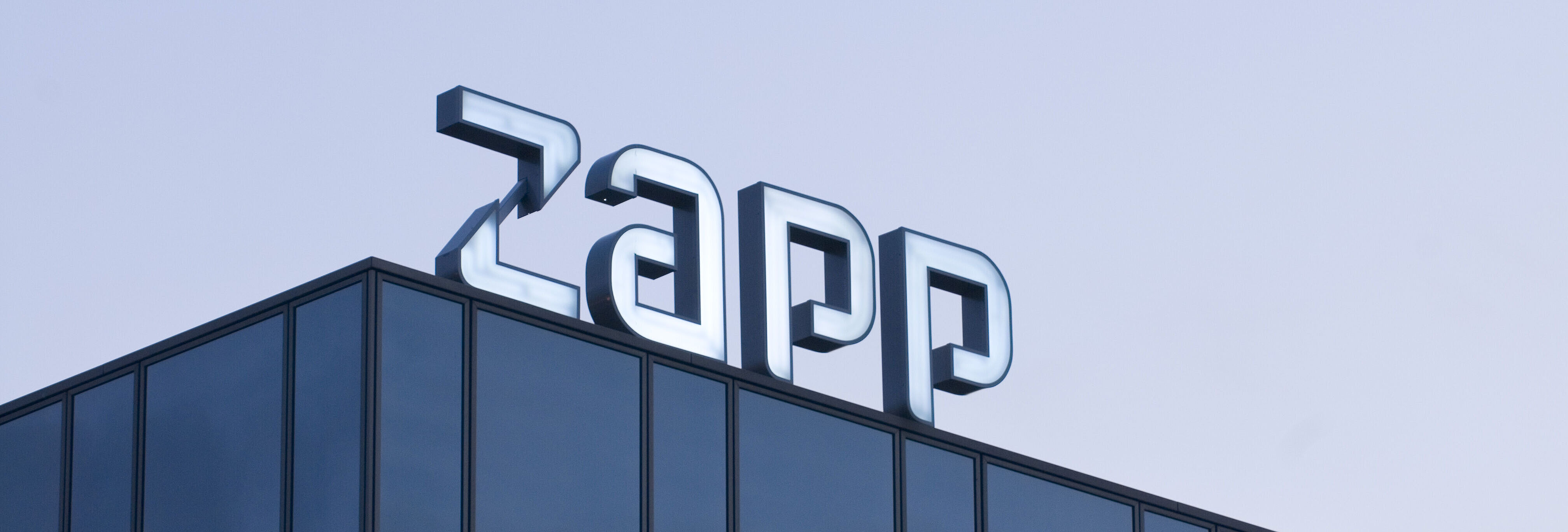 Zapp Logo auf der Fassade